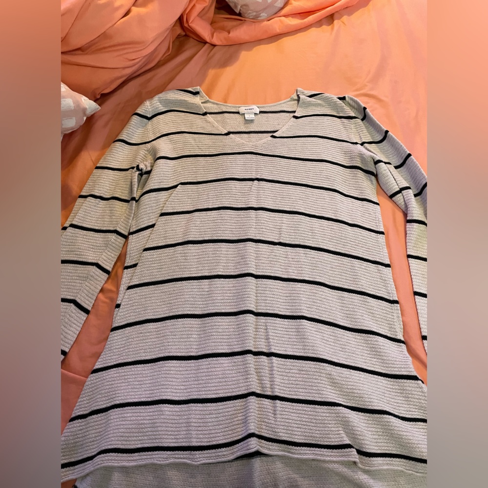 Old navy sweater